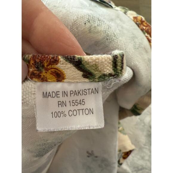 Waverly Garden Room Grapevine Napkins Set of 4 - Picture 4 of 4